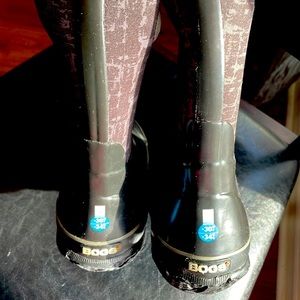 Kids black & grey BoGs boots, new never worn.